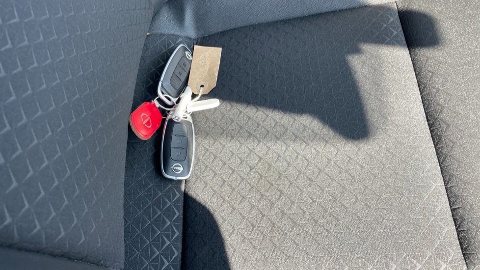 Nissan Juke 1.0 DiG-T N-Connecta 5dr DCT Petrol Hatchback - Image 20