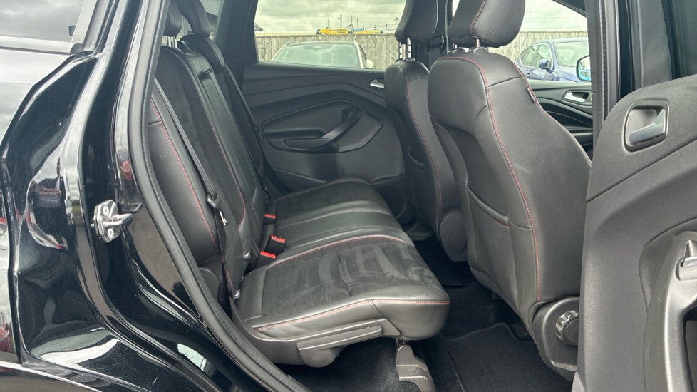 Ford Kuga 1.5 EcoBoost 176 ST-Line Edition  5dr Auto Petrol Estate - Image 16