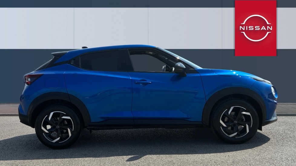 Nissan Juke 1.0 DiG-T 114 N-Connecta 5dr DCT Petrol Hatchback - Image 5