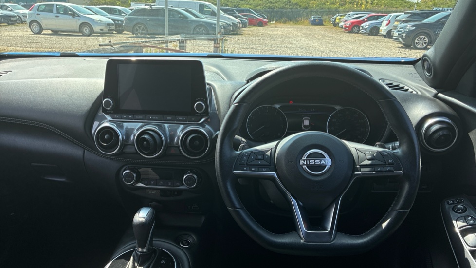 Nissan Juke 1.0 DiG-T 114 N-Connecta 5dr DCT Petrol Hatchback - Image 10