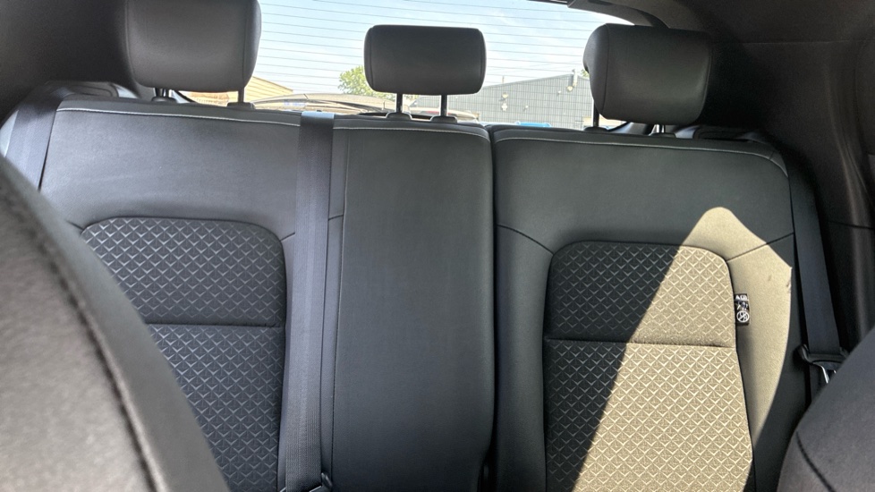 Nissan Juke 1.0 DiG-T 114 N-Connecta 5dr DCT Petrol Hatchback - Image 15