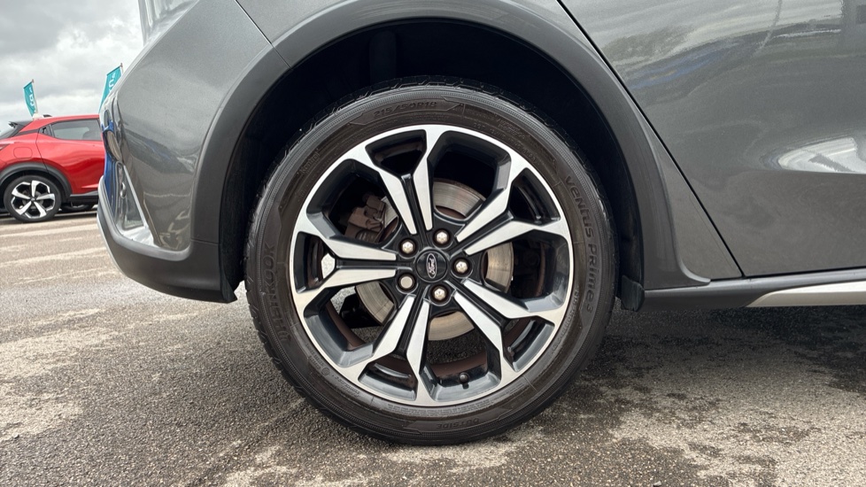 Ford Focus 1.0 EcoBoost 125 Active X 5dr Petrol Hatchback - Image 7