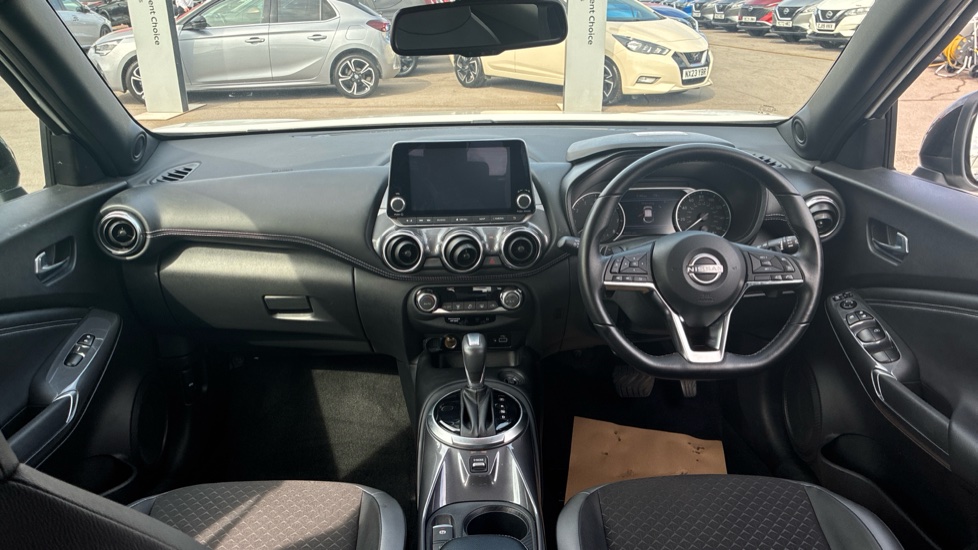 Nissan Juke 1.0 DiG-T 114 N-Connecta 5dr DCT Petrol Hatchback - Image 10