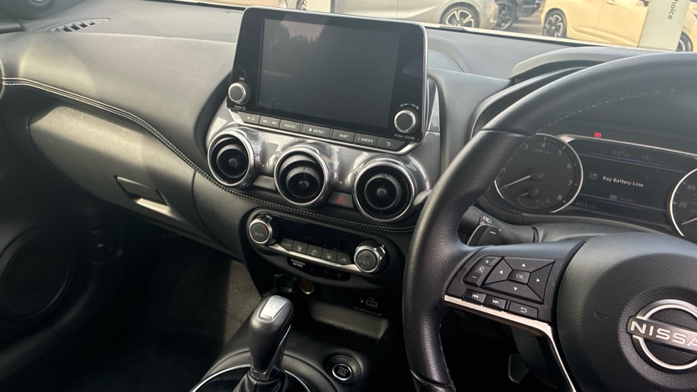 Nissan Juke 1.0 DiG-T 114 N-Connecta 5dr DCT Petrol Hatchback - Image 14