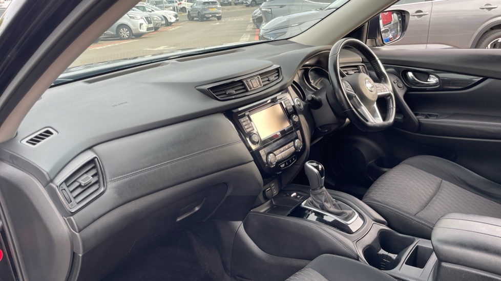 Nissan X-Trail 1.3 DiG-T N-Connecta 5dr DCT Petrol Station Wagon - Image 9