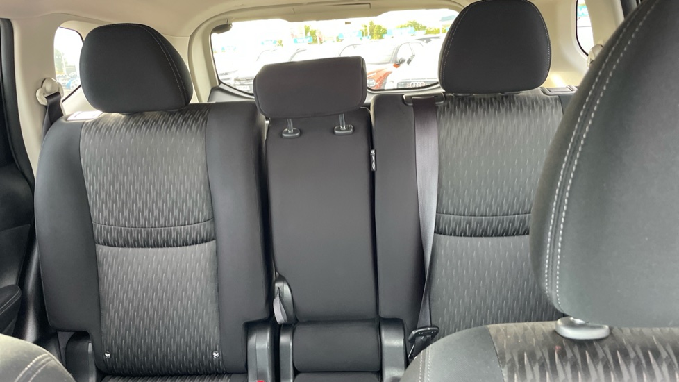 Nissan X-Trail 1.3 DiG-T N-Connecta 5dr DCT Petrol Station Wagon - Image 15