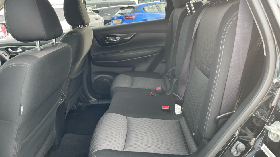 Nissan X-Trail 1.3 DiG-T N-Connecta 5dr DCT Petrol Station Wagon - Image 16