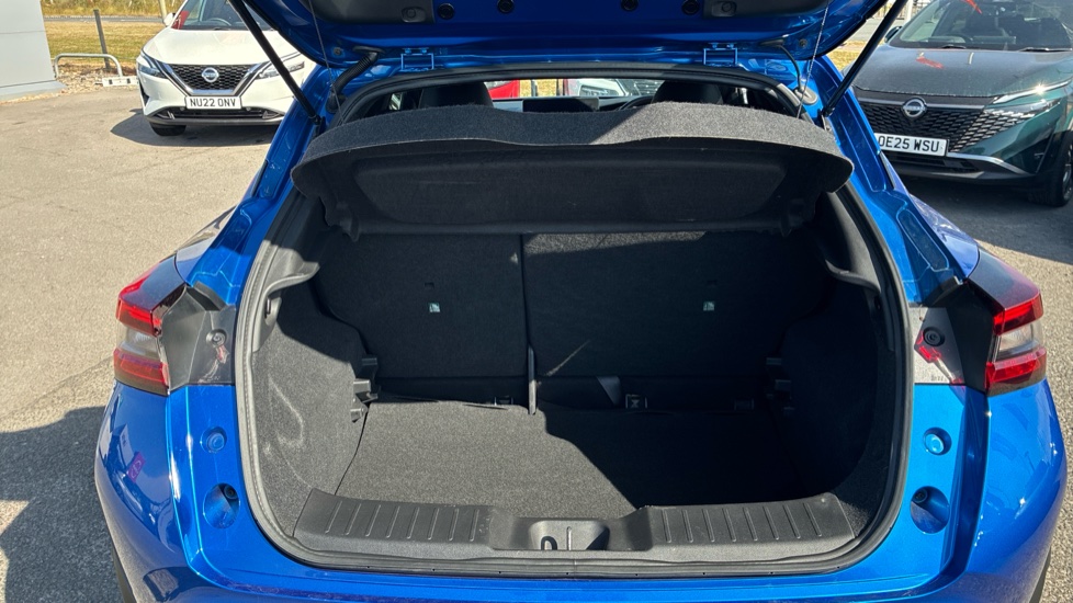 Nissan Juke 1.0 DiG-T N-Connecta 5dr DCT Petrol Hatchback - Image 4