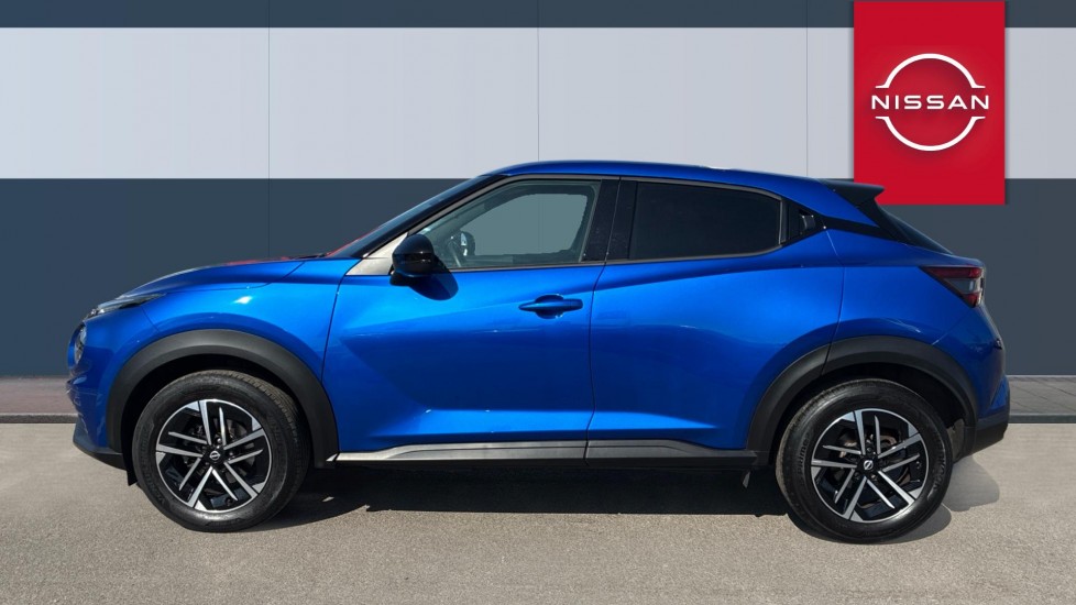 Nissan Juke 1.0 DiG-T N-Connecta 5dr DCT Petrol Hatchback - Image 5