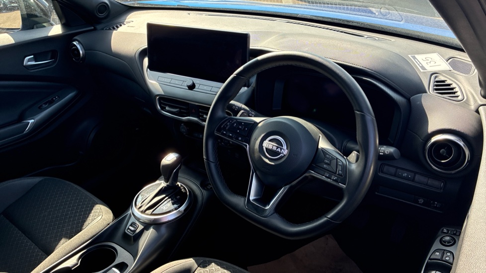 Nissan Juke 1.0 DiG-T N-Connecta 5dr DCT Petrol Hatchback - Image 11
