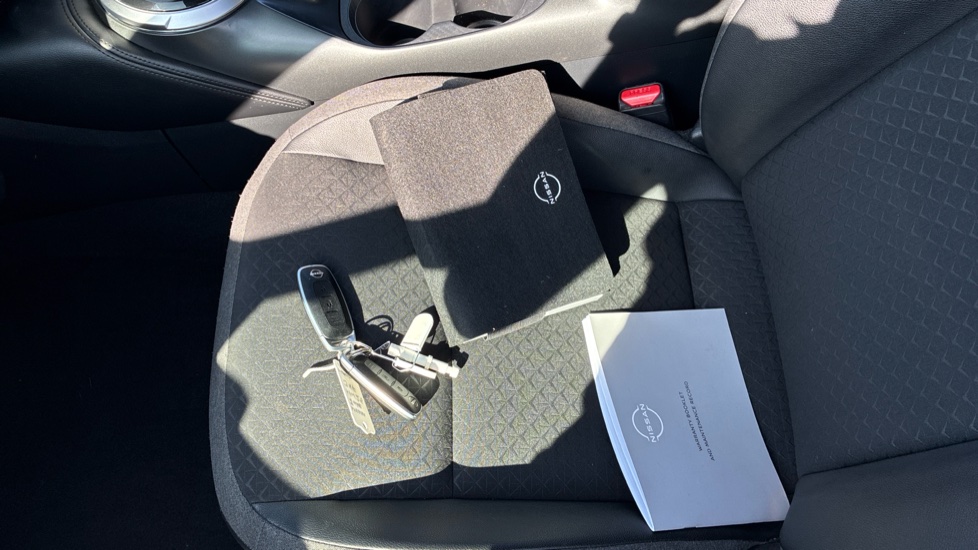 Nissan Juke 1.0 DiG-T N-Connecta 5dr DCT Petrol Hatchback - Image 19