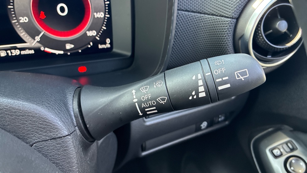 Nissan Juke 1.0 DiG-T N-Connecta 5dr DCT Petrol Hatchback - Image 24