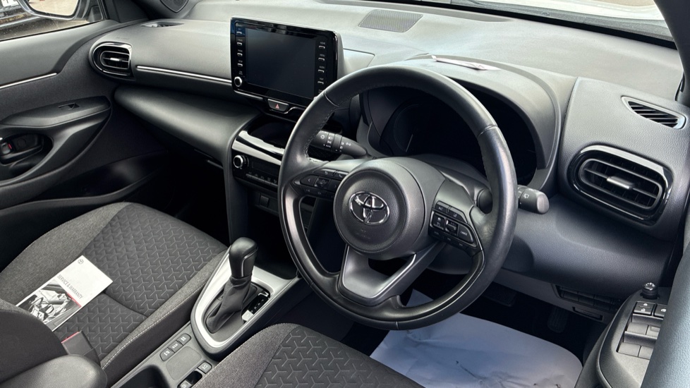 Toyota Yaris Cross 1.5 Hybrid Design 5dr CVT Hybrid Estate - Image 11