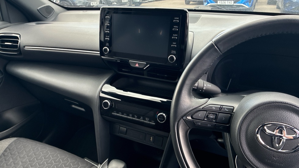 Toyota Yaris Cross 1.5 Hybrid Design 5dr CVT Hybrid Estate - Image 14