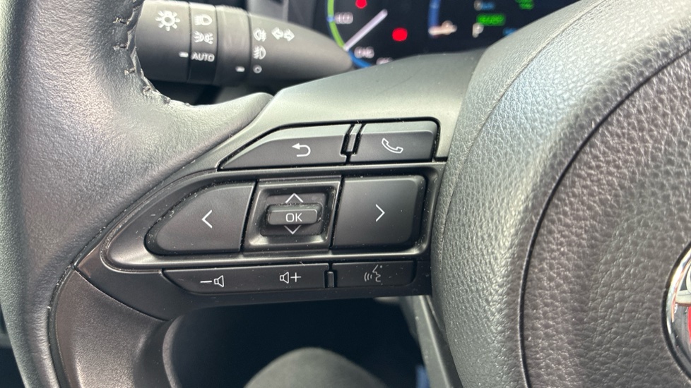Toyota Yaris Cross 1.5 Hybrid Design 5dr CVT Hybrid Estate - Image 23