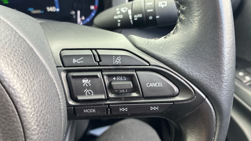 Toyota Yaris Cross 1.5 Hybrid Design 5dr CVT Hybrid Estate - Image 24