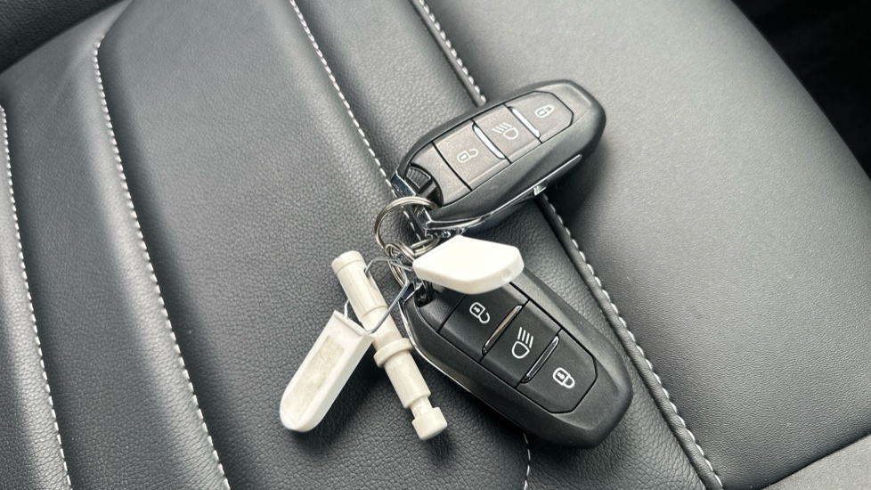 Citroen C4 1.2 PureTech [155] Shine Plus 5dr Auto Petrol Hatchback - Image 20