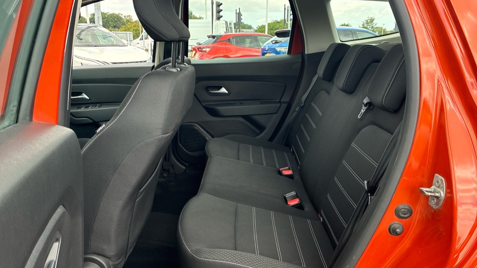 Dacia Duster 1.0 TCe 90 Comfort 5dr Petrol Estate - Image 16
