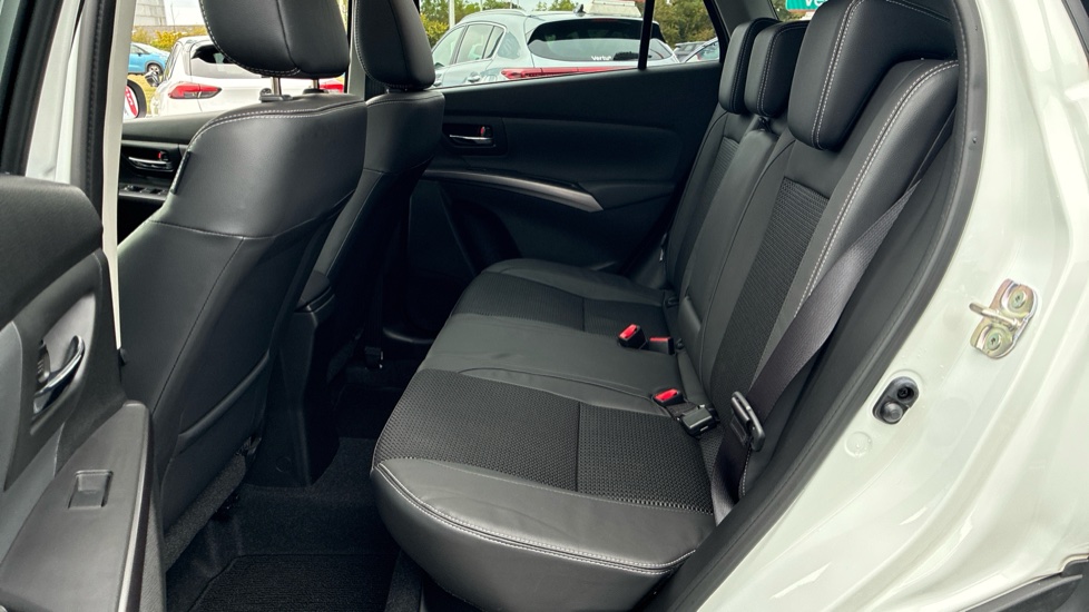 Suzuki S-Cross 1.4 Boosterjet 48V Hybrid Ultra ALLGRIP 5dr Petrol Hatchback - Image 16