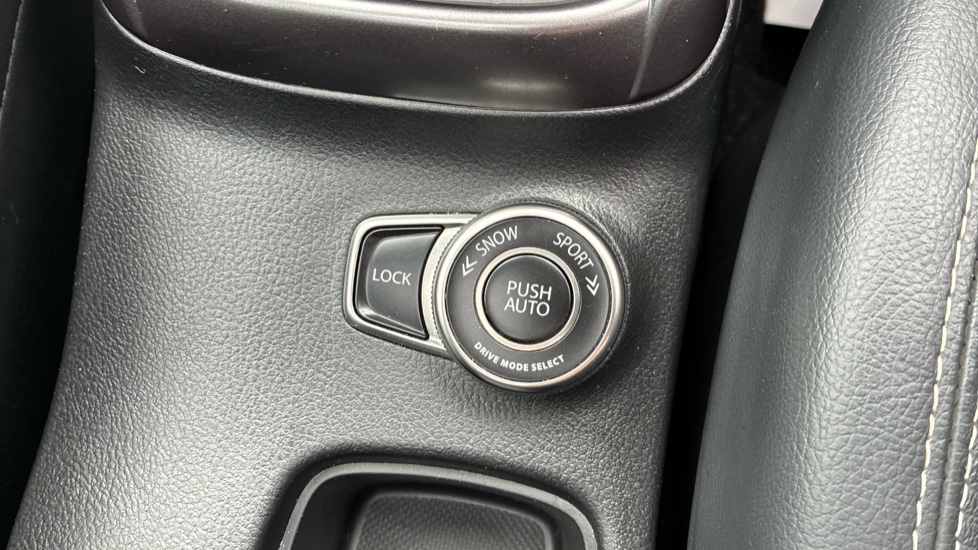 Suzuki S-Cross 1.4 Boosterjet 48V Hybrid Ultra ALLGRIP 5dr Petrol Hatchback - Image 24