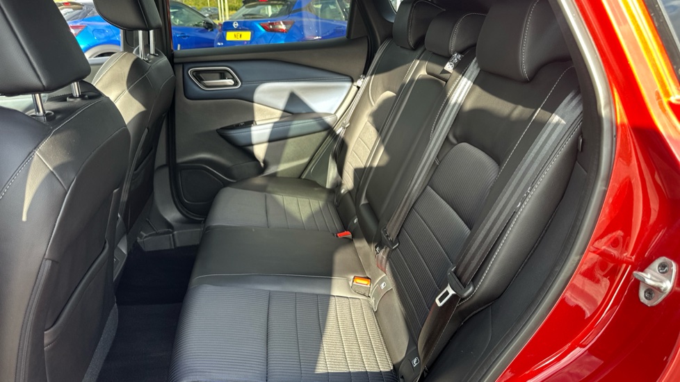 Nissan Qashqai 1.3 DiG-T MH 158 Tekna 5dr Petrol Hatchback - Image 16