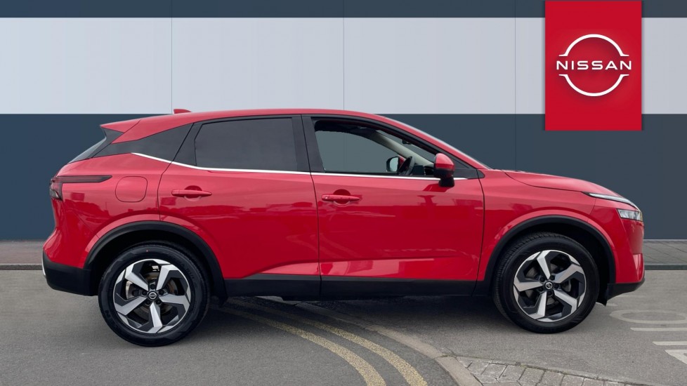 Nissan Qashqai 1.3 DiG-T MH N-Connecta 5dr Petrol Hatchback - Image 5