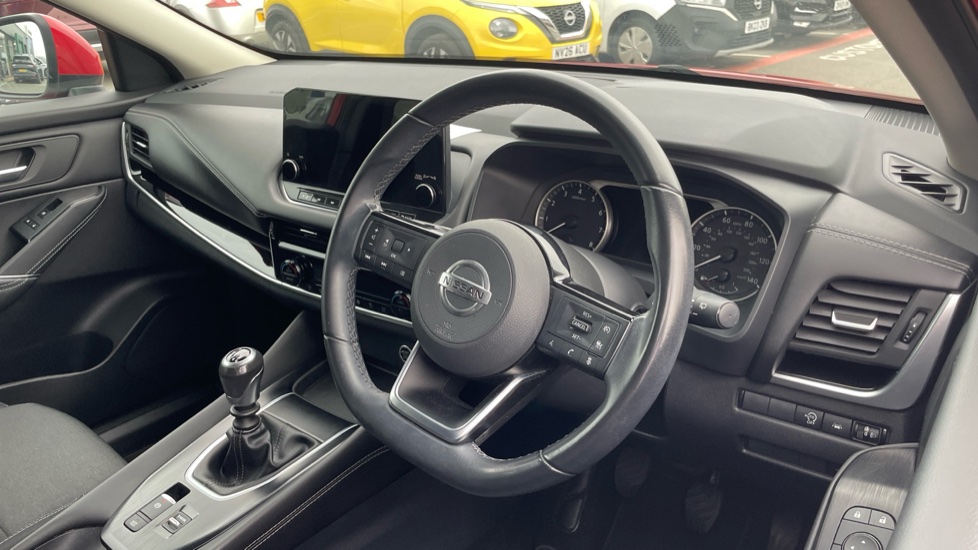 Nissan Qashqai 1.3 DiG-T MH N-Connecta 5dr Petrol Hatchback - Image 11
