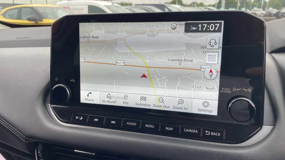 Nissan Qashqai 1.3 DiG-T MH N-Connecta 5dr Petrol Hatchback - Image 12