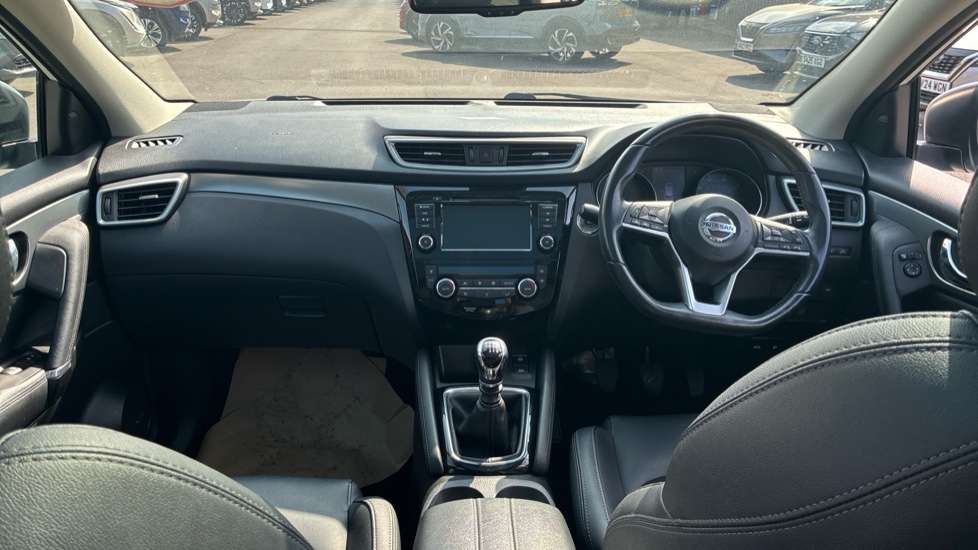 Nissan Qashqai 1.3 DiG-T Tekna 5dr Petrol Hatchback - Image 10