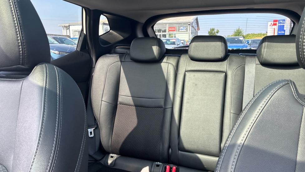 Nissan Qashqai 1.3 DiG-T Tekna 5dr Petrol Hatchback - Image 15