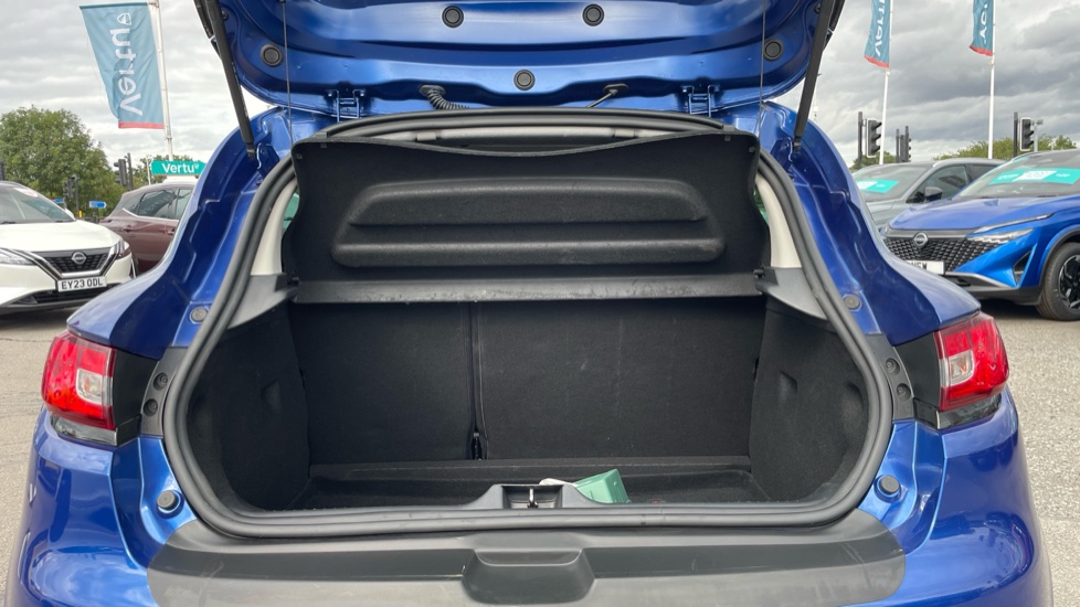Renault Clio 0.9 TCE 90 Iconic 5dr Petrol Hatchback - Image 4
