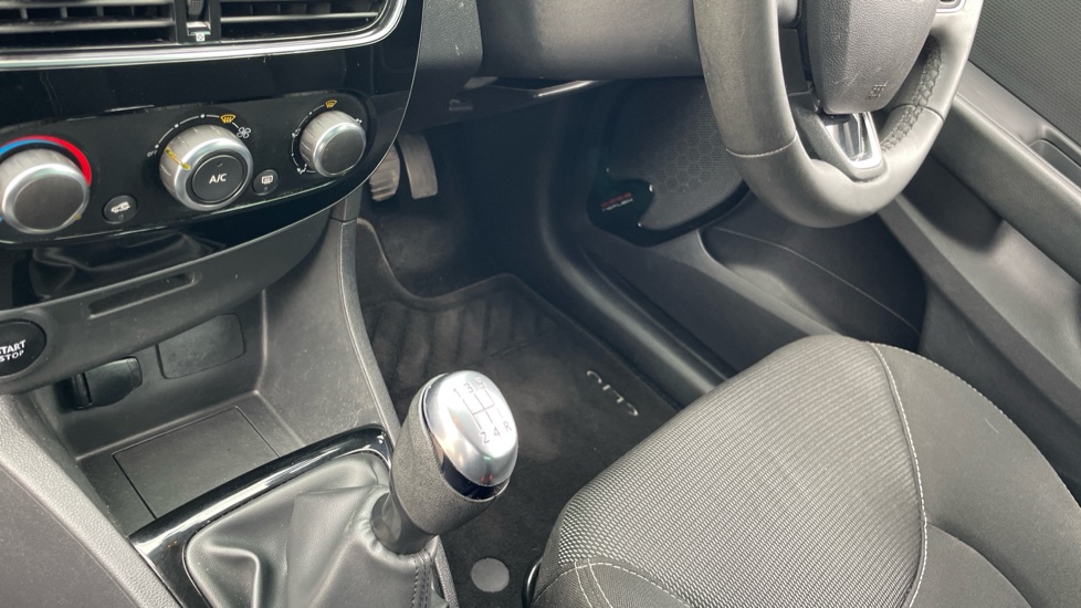 Renault Clio 0.9 TCE 90 Iconic 5dr Petrol Hatchback - Image 13