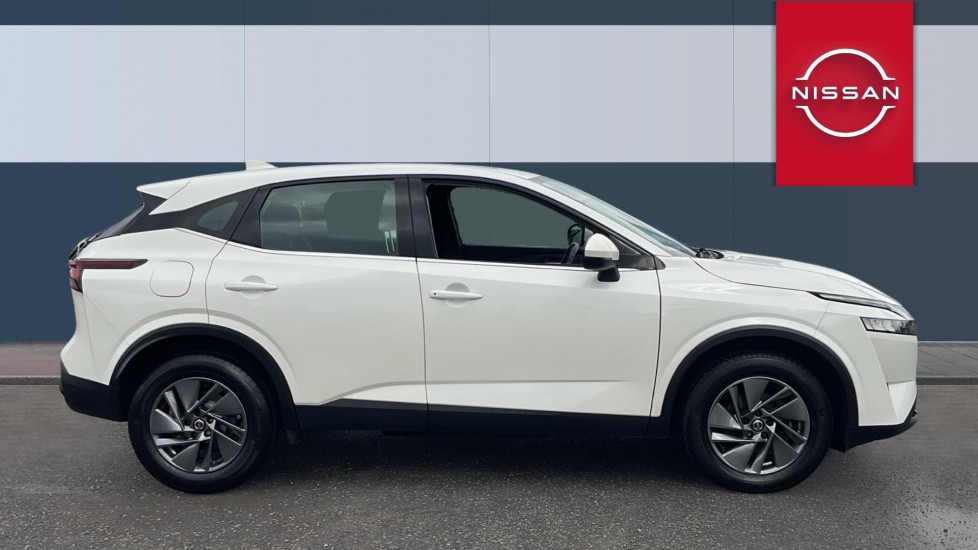 Nissan Qashqai 1.3 DiG-T MH Acenta Premium 5dr Petrol Hatchback - Image 5