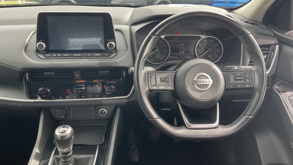 Nissan Qashqai 1.3 DiG-T MH Acenta Premium 5dr Petrol Hatchback - Image 10