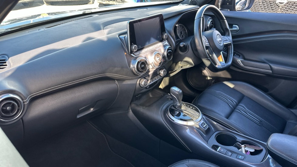 Nissan Juke 1.6 Hybrid Tekna 5dr Auto Hybrid Hatchback - Image 9