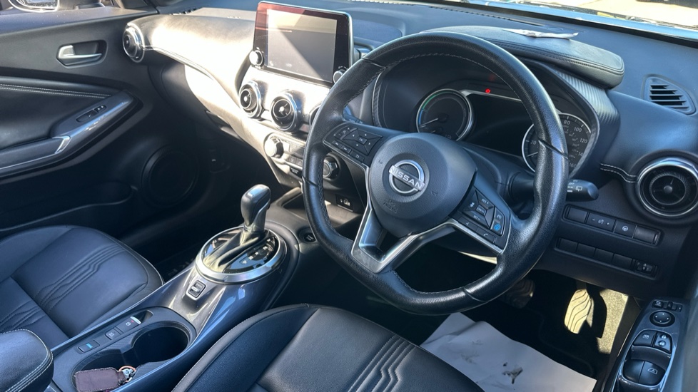 Nissan Juke 1.6 Hybrid Tekna 5dr Auto Hybrid Hatchback - Image 11