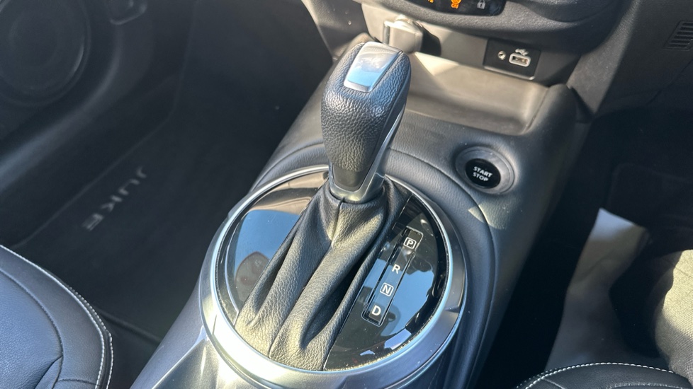 Nissan Juke 1.6 Hybrid Tekna 5dr Auto Hybrid Hatchback - Image 13