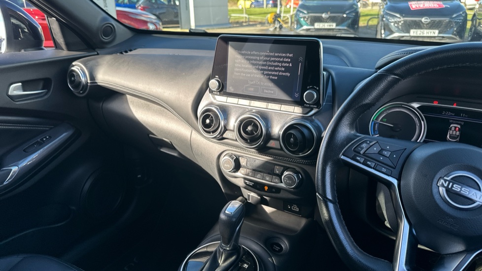 Nissan Juke 1.6 Hybrid Tekna 5dr Auto Hybrid Hatchback - Image 14