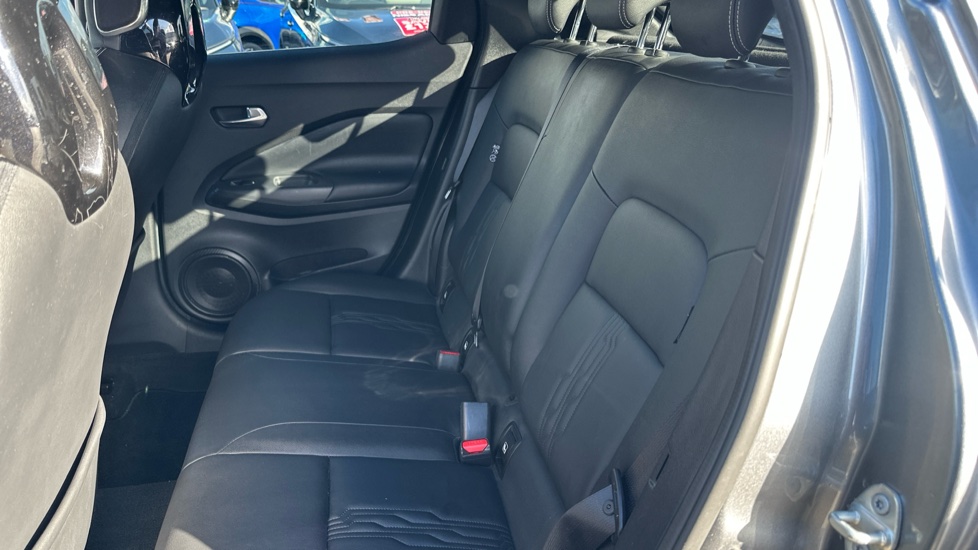 Nissan Juke 1.6 Hybrid Tekna 5dr Auto Hybrid Hatchback - Image 16