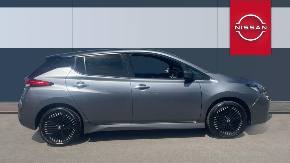 Nissan LEAF 160kW e+ N-Connecta 59kWh 5dr Auto Electric Hatchback - Image 5