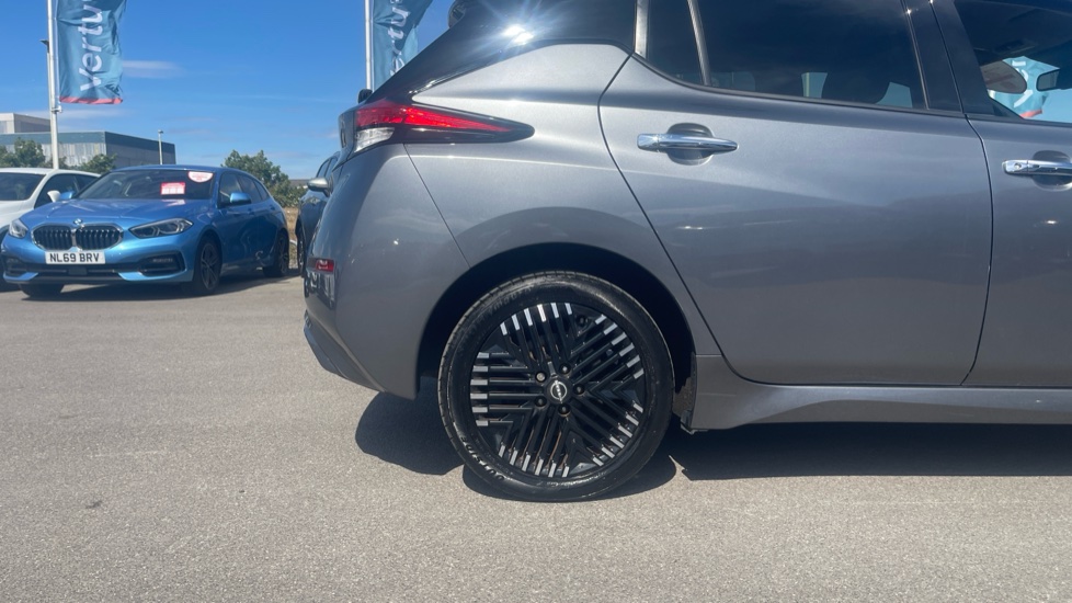 Nissan LEAF 160kW e+ N-Connecta 59kWh 5dr Auto Electric Hatchback - Image 7