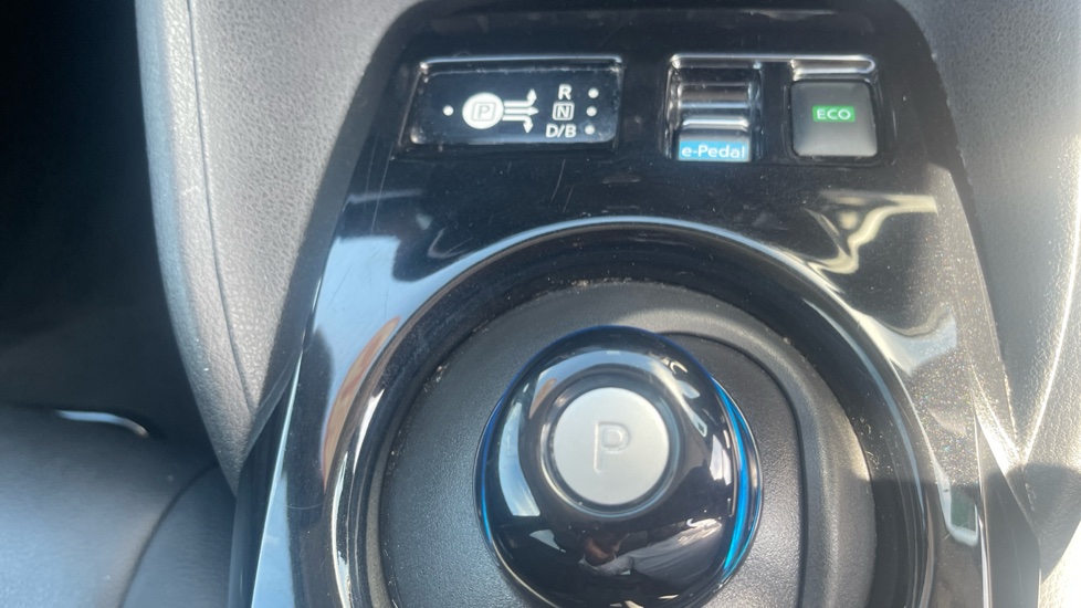 Nissan LEAF 160kW e+ N-Connecta 59kWh 5dr Auto Electric Hatchback - Image 13