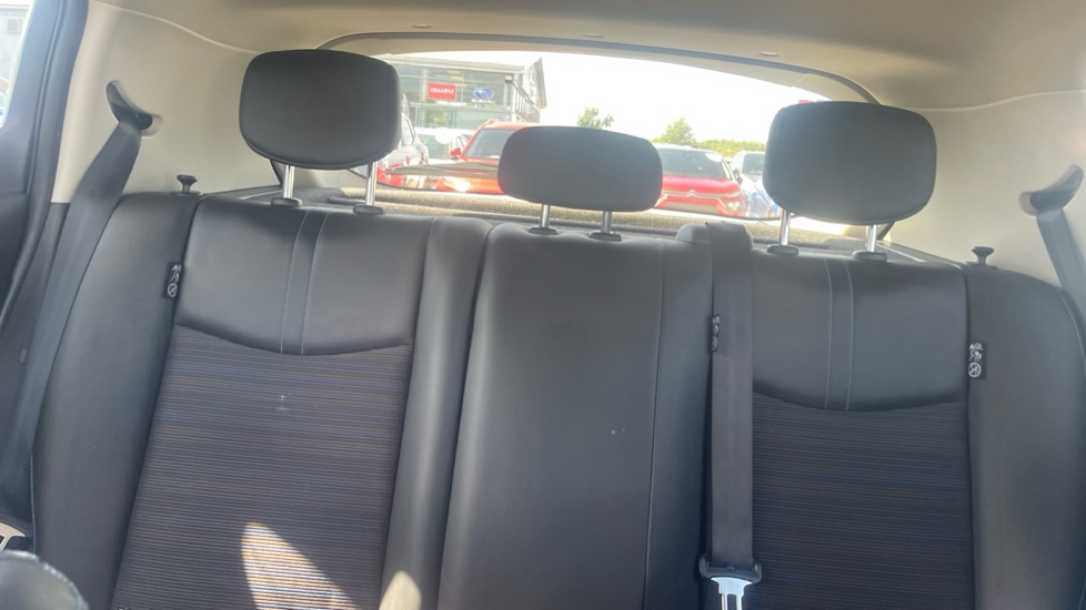 Nissan LEAF 160kW e+ N-Connecta 59kWh 5dr Auto Electric Hatchback - Image 15