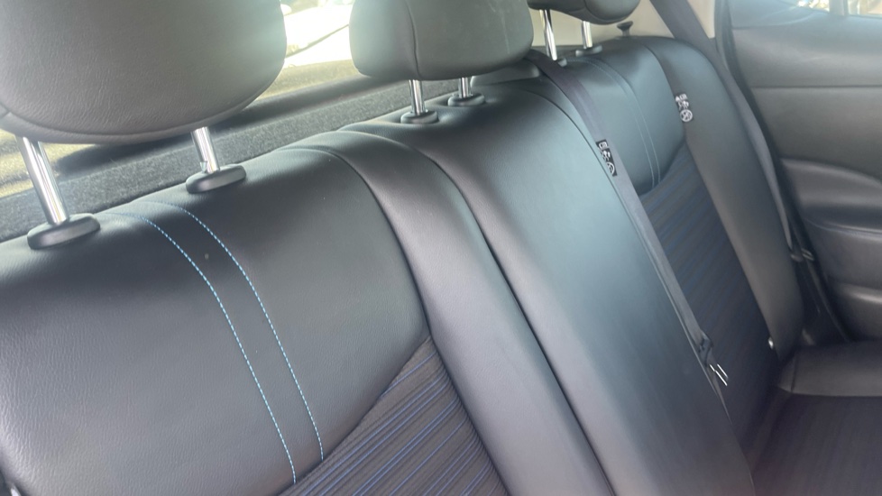 Nissan LEAF 160kW e+ N-Connecta 59kWh 5dr Auto Electric Hatchback - Image 16