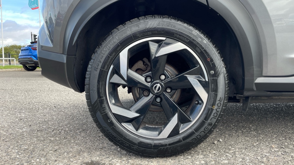 Nissan Juke 1.6 Hybrid N-Connecta 5dr Auto Hybrid Hatchback - Image 7