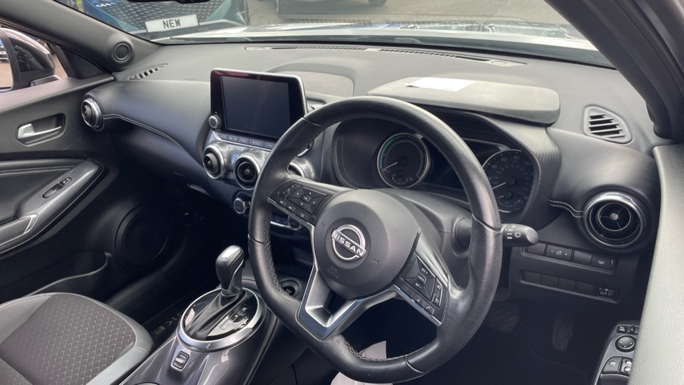 Nissan Juke 1.6 Hybrid N-Connecta 5dr Auto Hybrid Hatchback - Image 11
