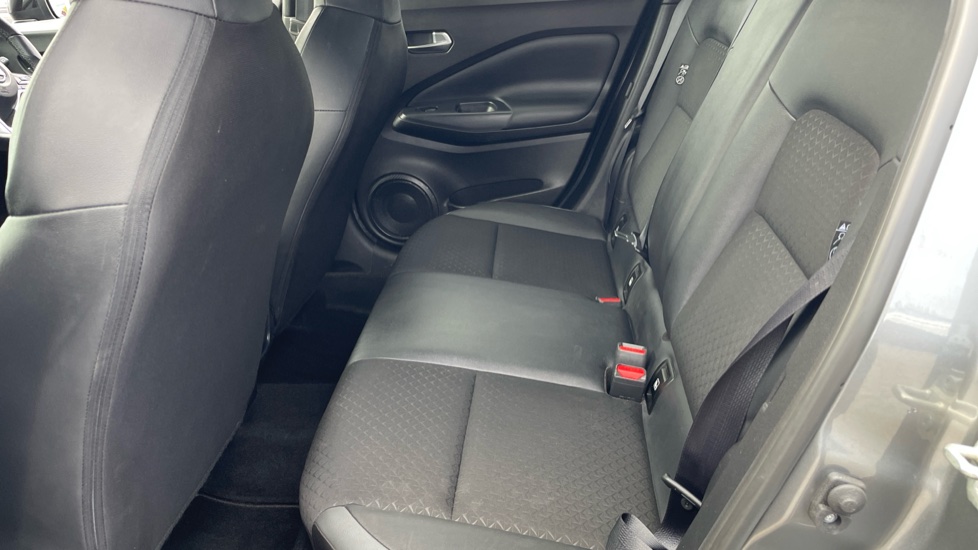Nissan Juke 1.6 Hybrid N-Connecta 5dr Auto Hybrid Hatchback - Image 16