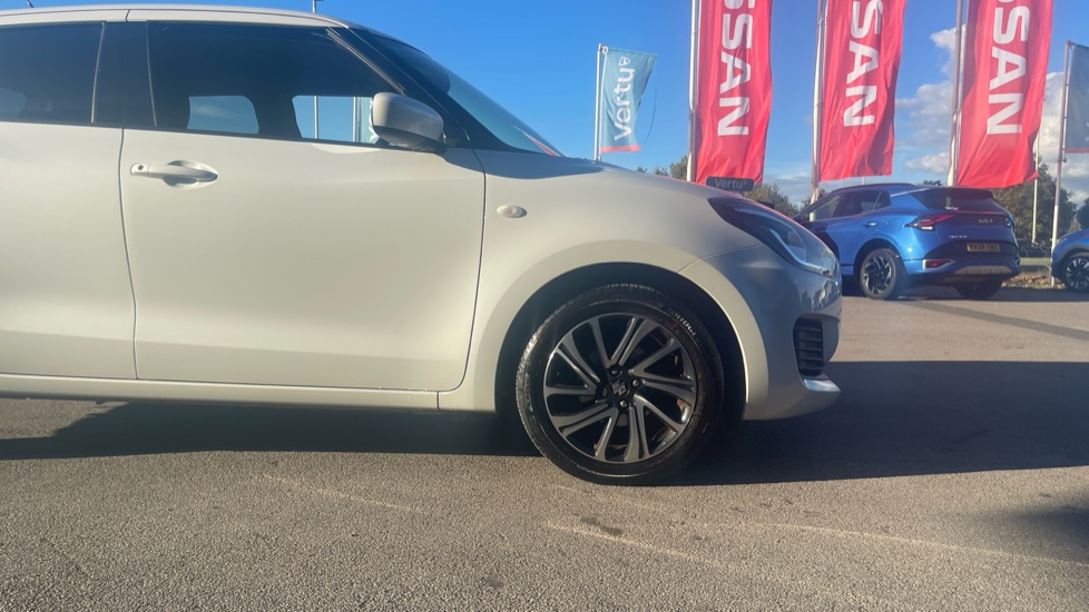 Suzuki Swift 1.2 Dualjet 83 12V Hybrid SZ-L 5dr Petrol Hatchback - Image 7