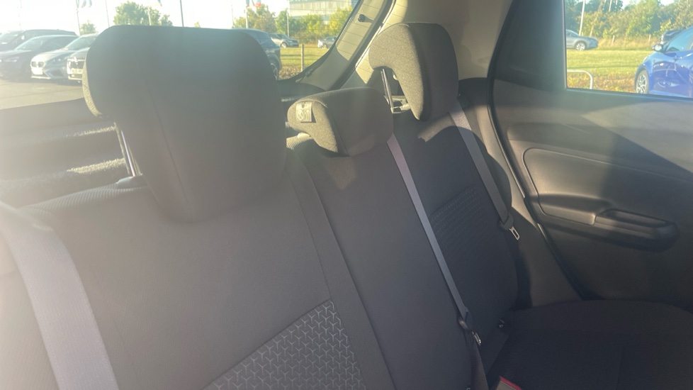 Suzuki Swift 1.2 Dualjet 83 12V Hybrid SZ-L 5dr Petrol Hatchback - Image 16