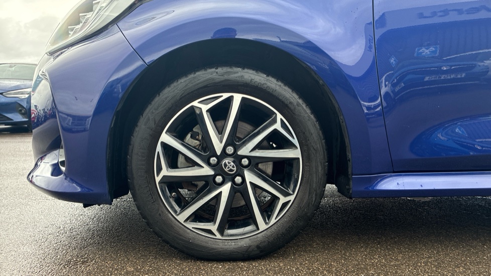 Toyota Yaris 1.5 Hybrid Design 5dr CVT Hybrid Hatchback - Image 7
